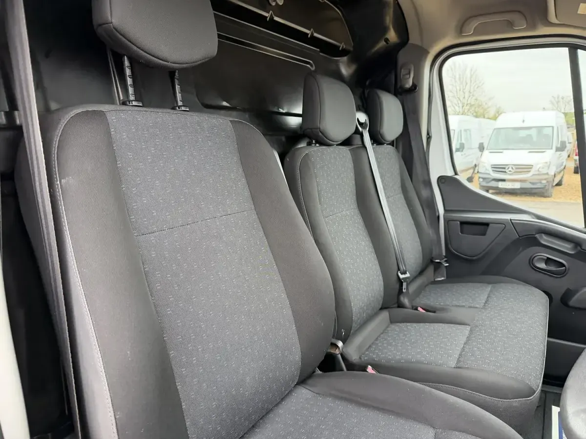 Used Vauxhall Movano Expression 130 HP (95 kW) 2019 White MPV