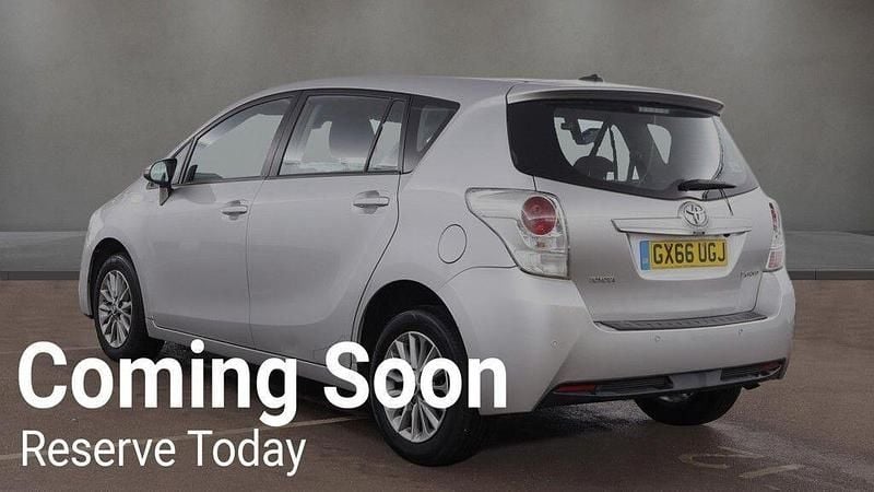 Used Toyota Verso 132 HP (97 kW) 2016 Silver MPV