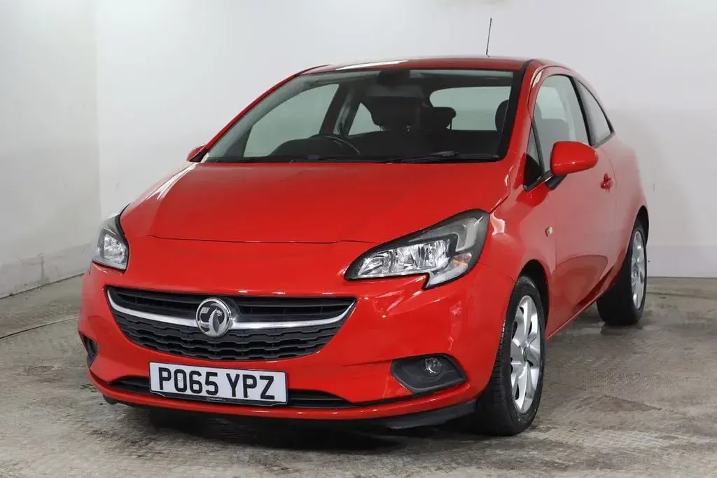 Used Vauxhall Corsa 70 HP (51 kW) 2015 Red Hatchback