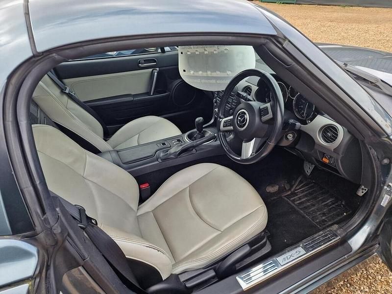 Used Mazda MX5 160 HP (117 kW) 2011 Grey Cabriolet