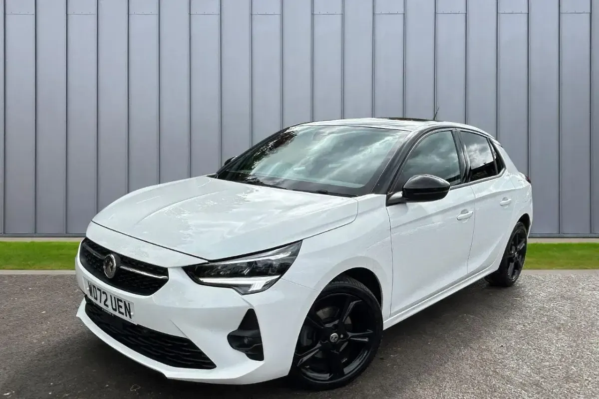 Used Vauxhall Corsa S 99 HP (72 kW) 2023 White Hatchback