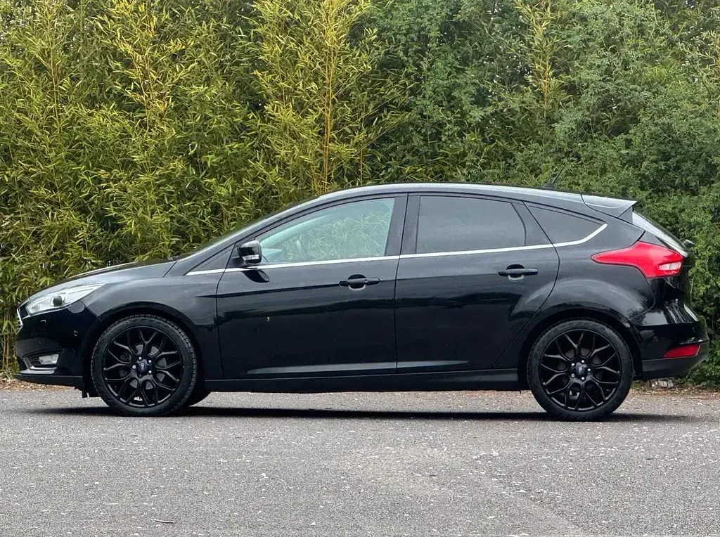 Used Ford Focus Titanium X 120 HP (88 kW) 2017 Black Hatchback