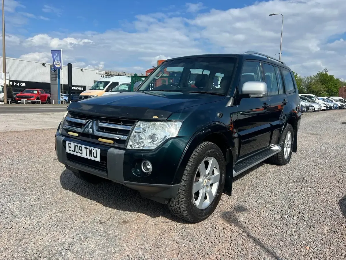 Used Mitsubishi Shogun Elegance 2009 Green SUV