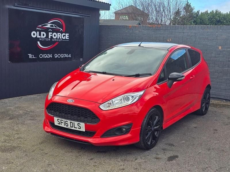 Used Ford Fiesta Zetec 2016 Red Hatchback
