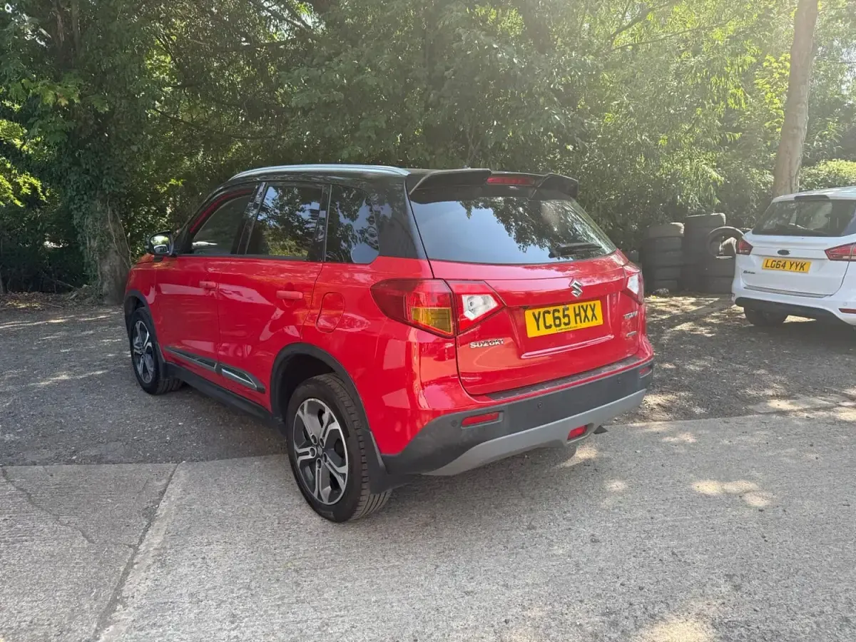 Used Suzuki Vitara SZ5 120 HP (88 kW) 2015 Red/black SUV