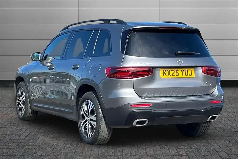 Begagnad Mercedes GLB200 Executive 163 HK (119 kW) 2025 Grå SUV
