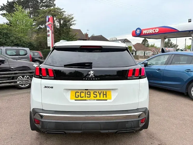 Used Peugeot 3008 Allure 130 HP (95 kW) 2019 White SUV