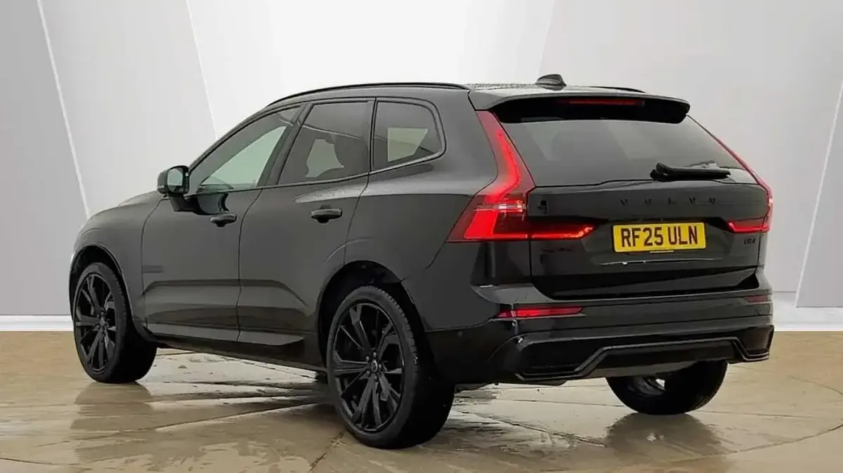 Used Volvo XC60 Plus 250 HP (183 kW) 2025 Black SUV