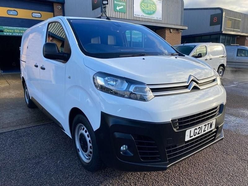 White Used 2021 Citroën Dispatch MPV | £10,750 (Fair price) - Image 1/4