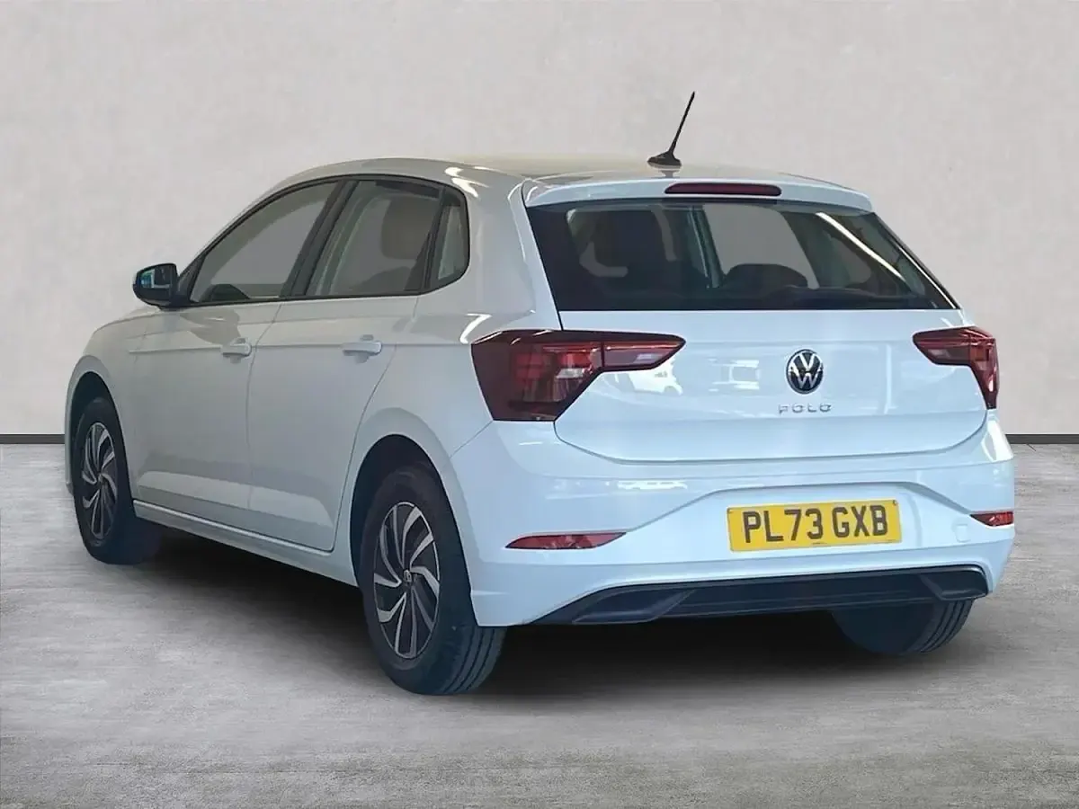 Used VW Polo Life 95 HP (69 kW) 2023 White Hatchback