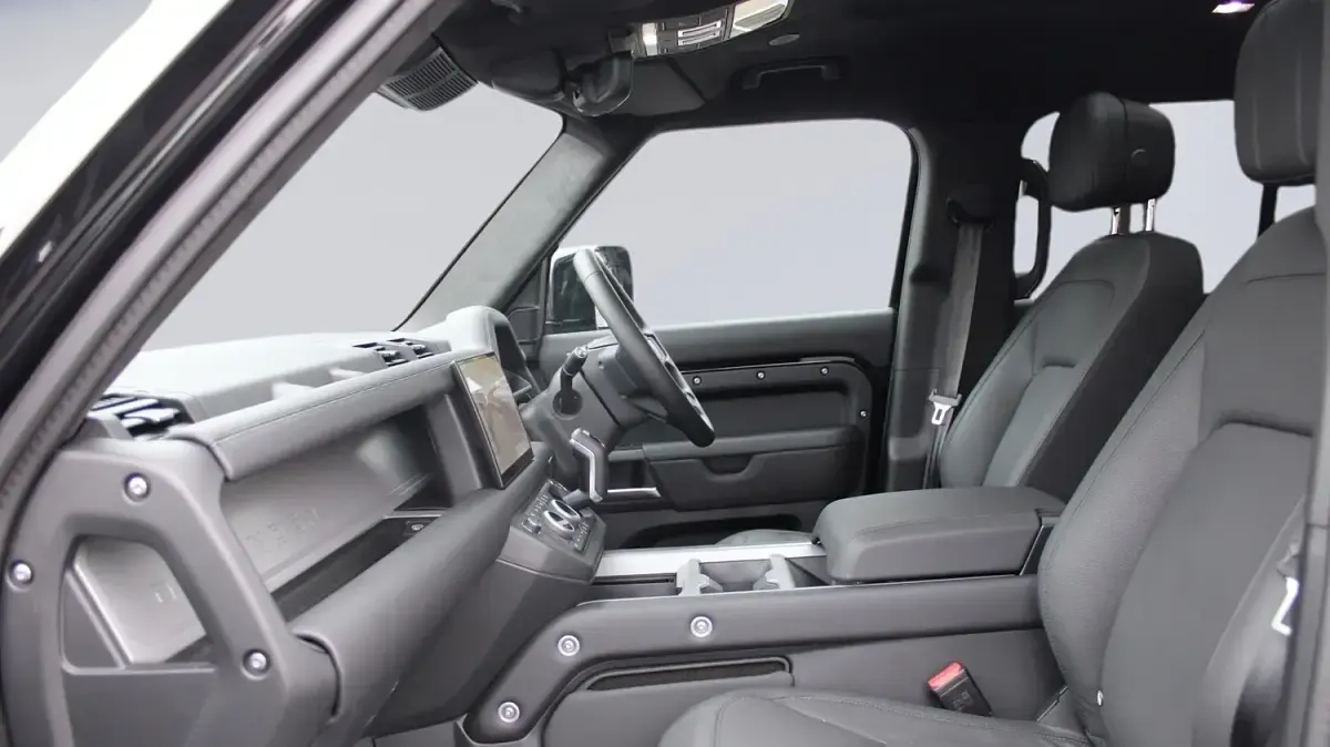Used Land Rover Defender HSE Dynamic 2025 Black SUV
