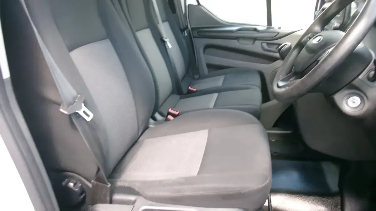 Used Ford Transit Custom 105 HP (77 kW) 2020 White Van