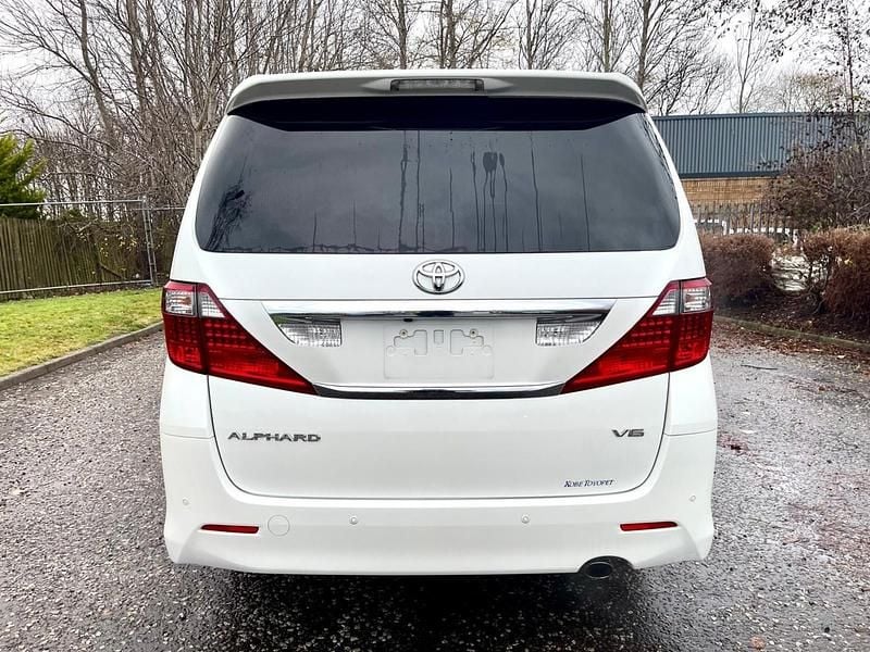Second-hand Toyota Alphard Edition 2010 Alb Monovolum