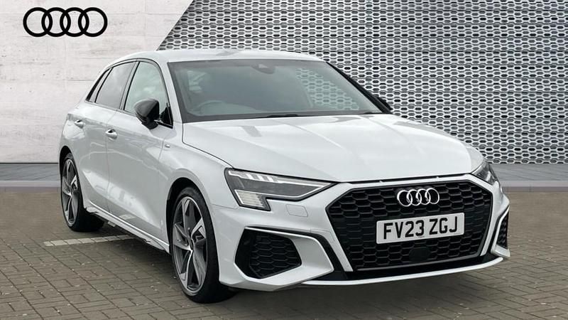 Used Audi A3 Comfort 150 HP (110 kW) 2023 White Sedan