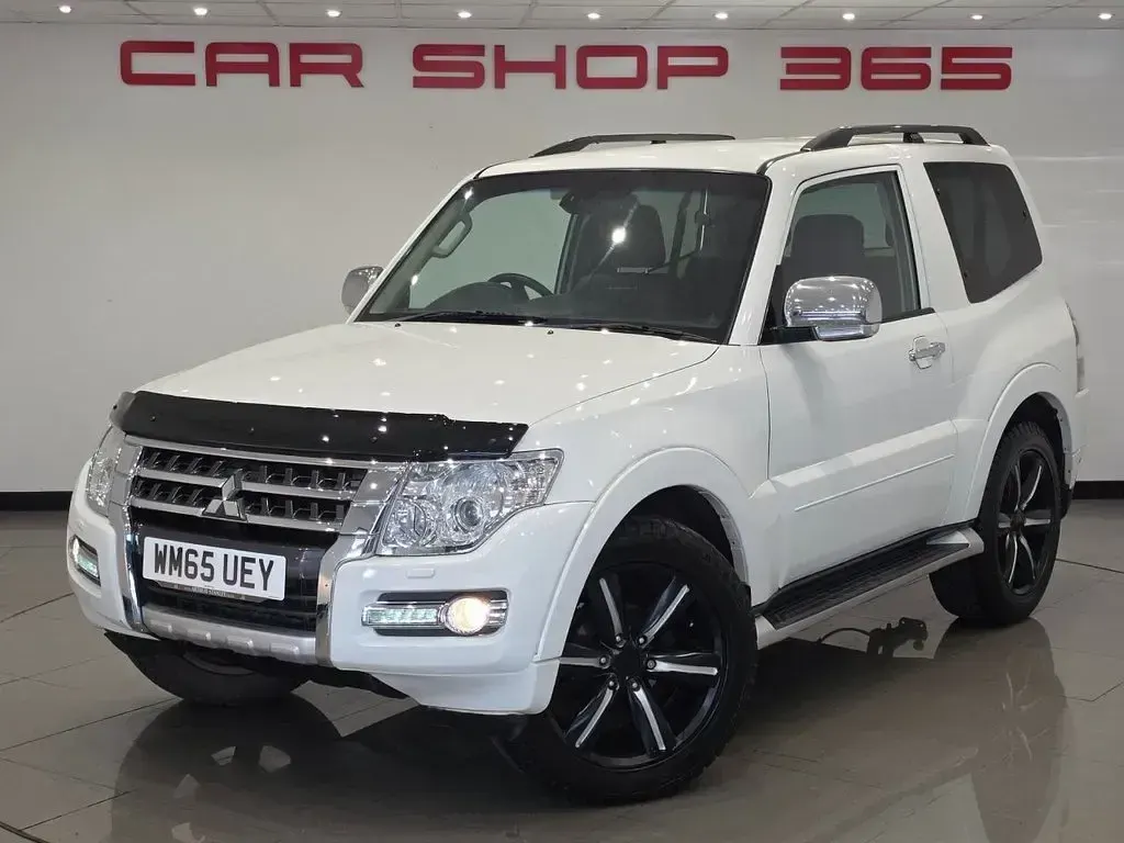 Used Mitsubishi Shogun 187 HP (137 kW) 2015 White SUV