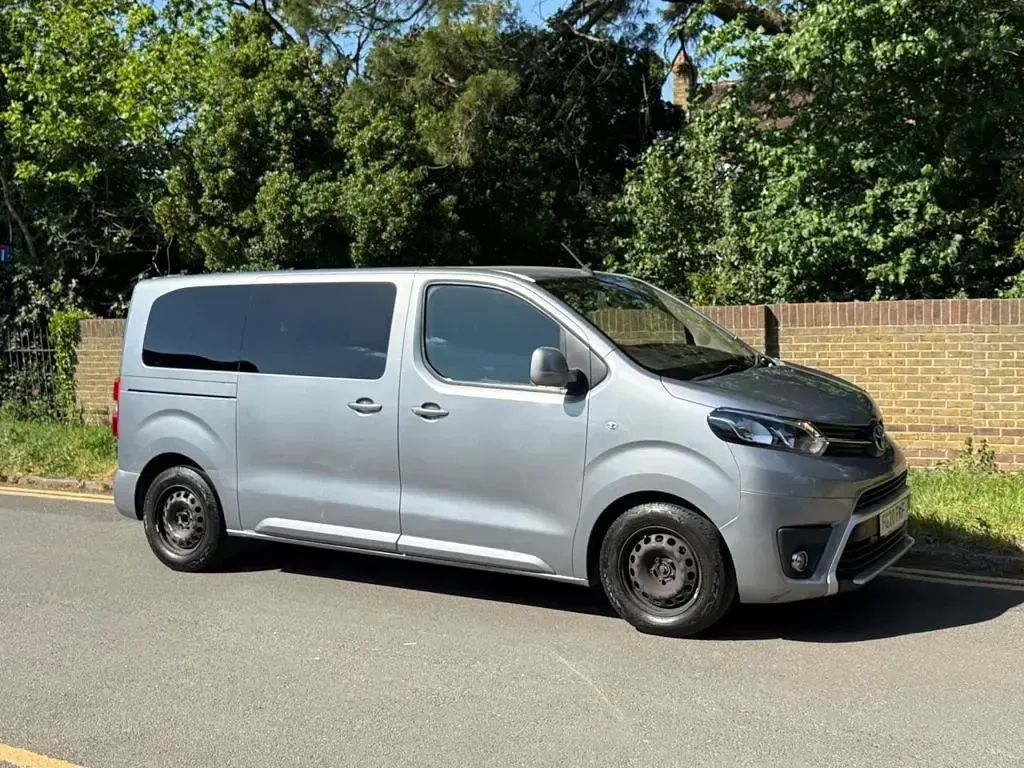 Usado Toyota Proace Verso H1 120 HP (88 kW) 2020 Cinzento Monovolume