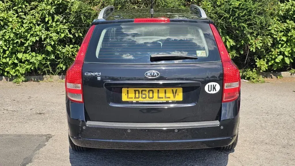 Used Kia Ceed 126 HP (92 kW) 2010 Black Hatchback