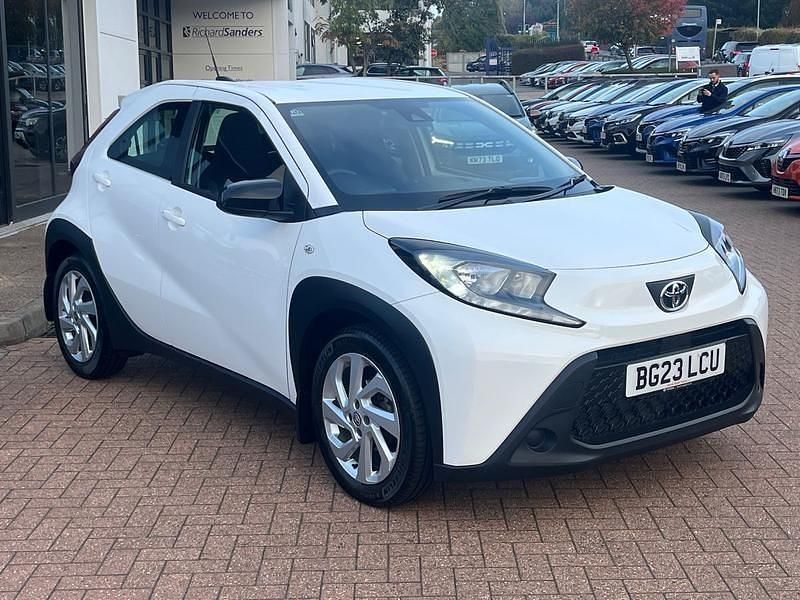 White Used 2023 Toyota Aygo X PURE SUV | £11,395 - Image 1/4