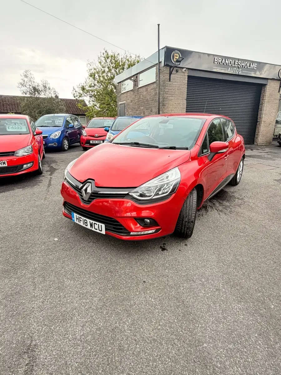 Używany Renault Clio IV Dynamique 75 KM (55 kW) 2018 Czerwony Hatchback