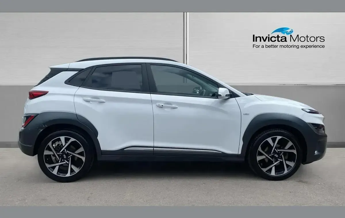 Second-hand Hyundai Kona Premium 117 CP (86 kW) 2022 Alb SUV