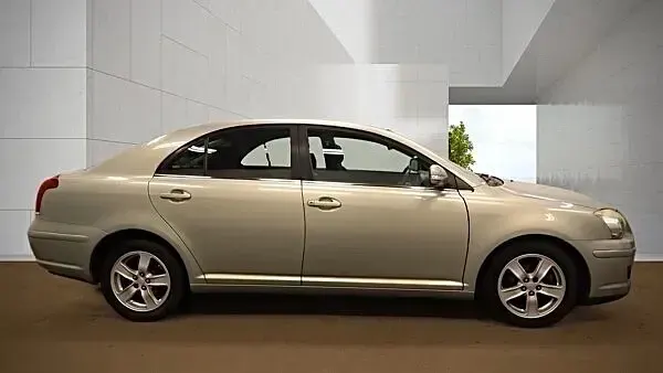 Used Toyota Avensis T3 2007 Silver Hatchback