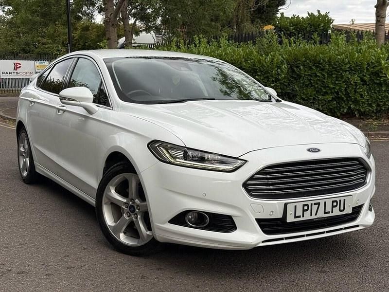 White Used 2017 Ford Mondeo Titanium Hatchback | £5,895 (Fair price) - Image 1/4