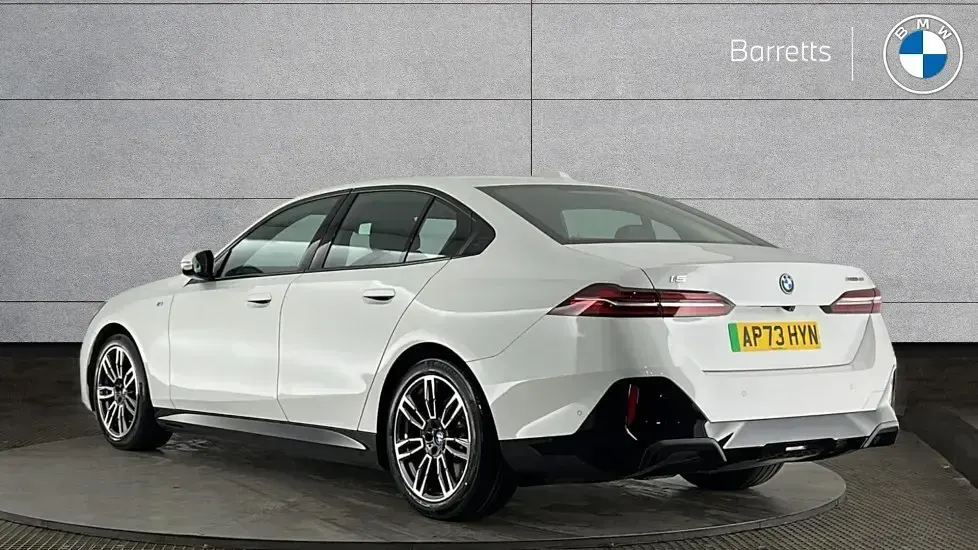Usado BMW i5 M Sport 246 kW (335 HP) 2023 Branco Sedan