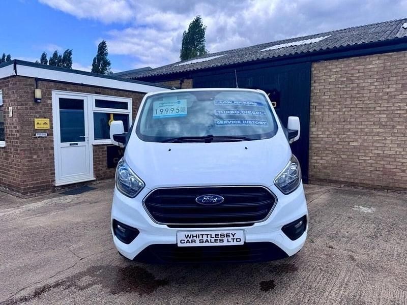 Used Ford Transit Custom Limited 130 HP (95 kW) 2021 White Van
