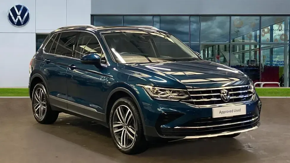 Usado VW Tiguan Elegance 245 HP (180 kW) 2023 Azul SUV