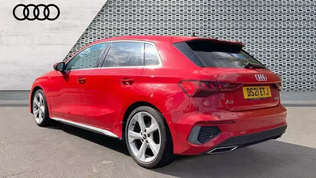 Used Audi A3 Comfort 150 HP (110 kW) 2021 Red Sedan