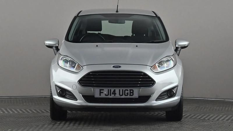 Used Ford Fiesta Zetec 105 HP (77 kW) 2014 Silver Hatchback