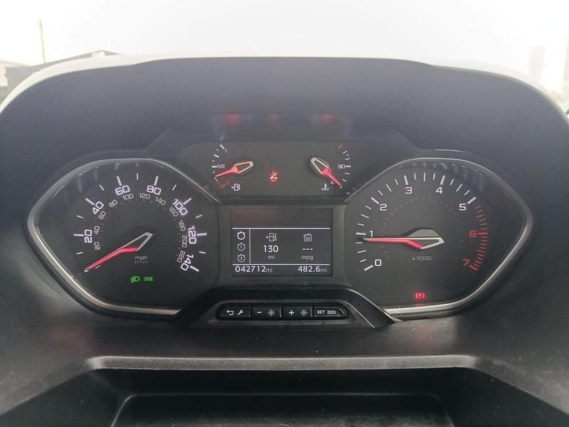 Used Peugeot Partner Premium 100 HP (73 kW) 2022 White MPV