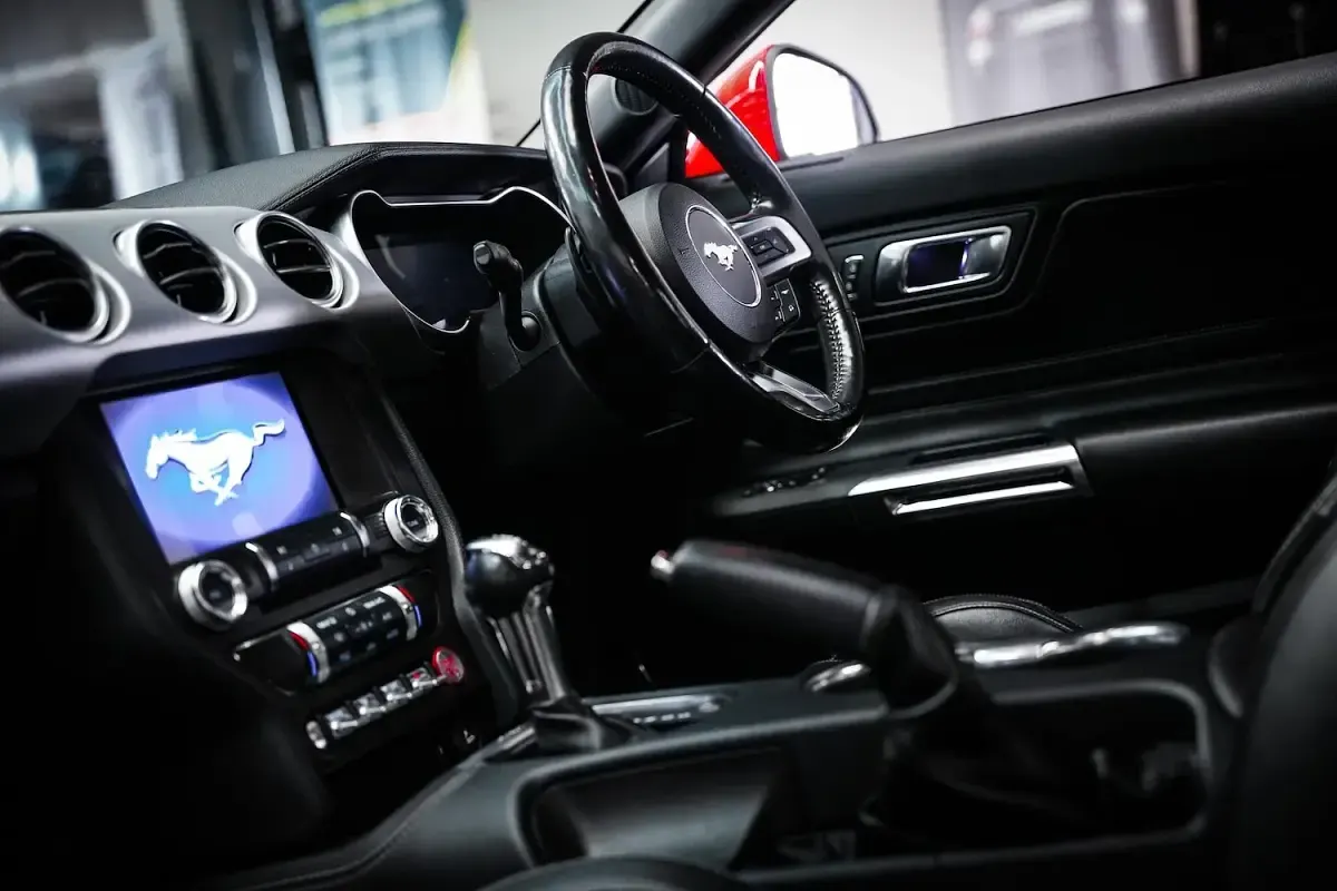 Used Ford Mustang Fastback 310 HP (228 kW) 2019 Red Coupe