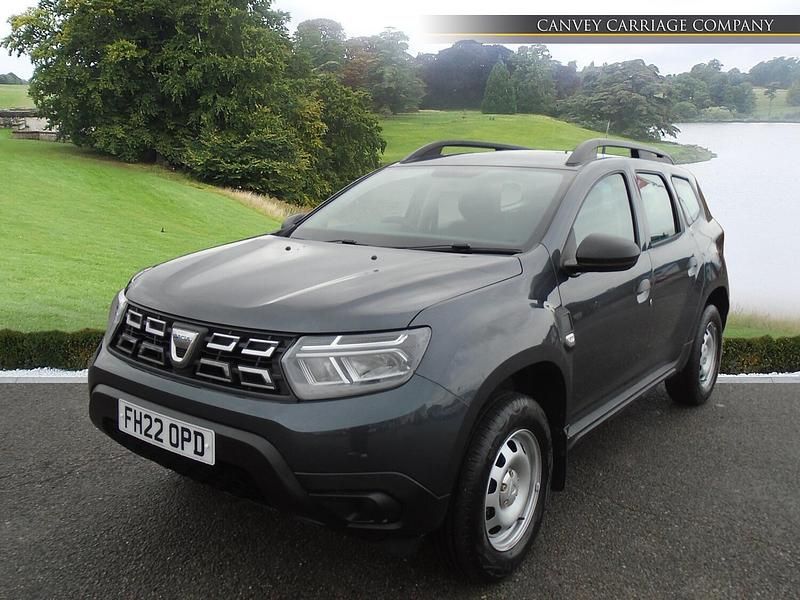Used Dacia Duster Essentiel 90 HP (66 kW) 2022 Grey Hatchback