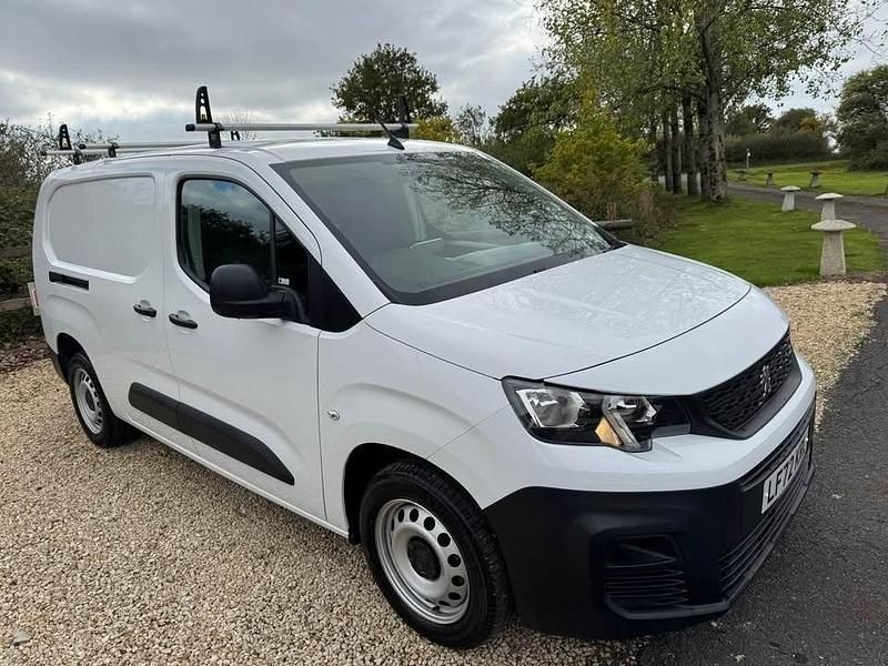 Used Peugeot Partner Premium 2023 White MPV