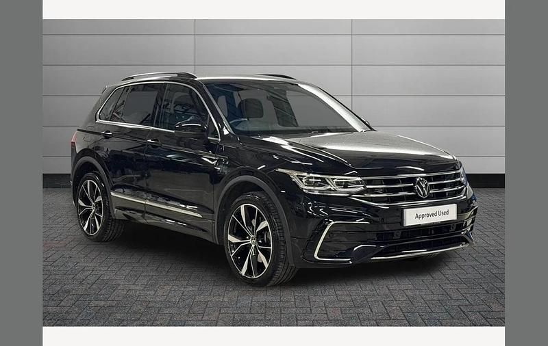 Black Used 2024 VW Tiguan R-line SUV | £27,490 (Good price) - Image 1/3