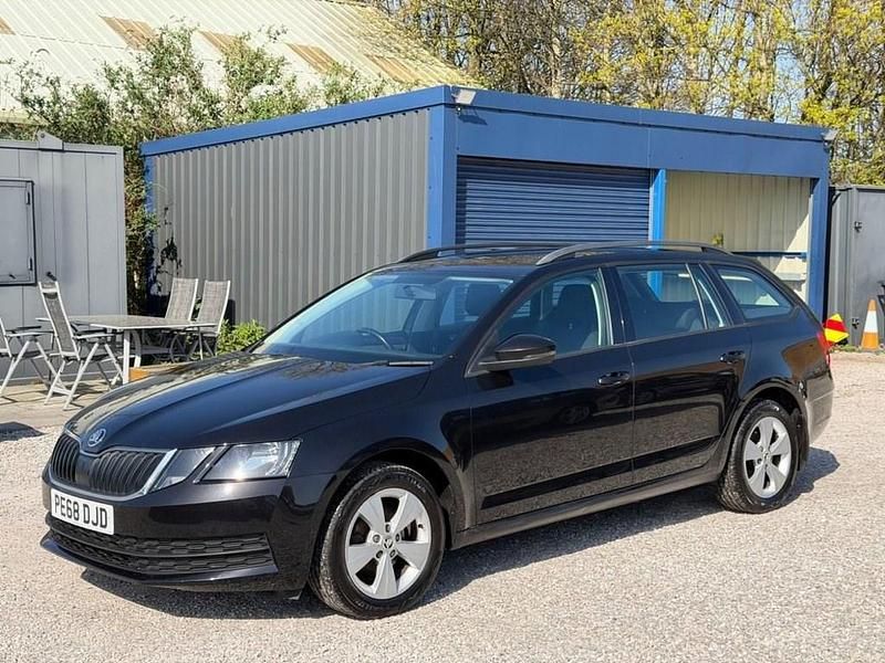 Used Skoda Octavia 115 HP (84 kW) 2018 Black Estate