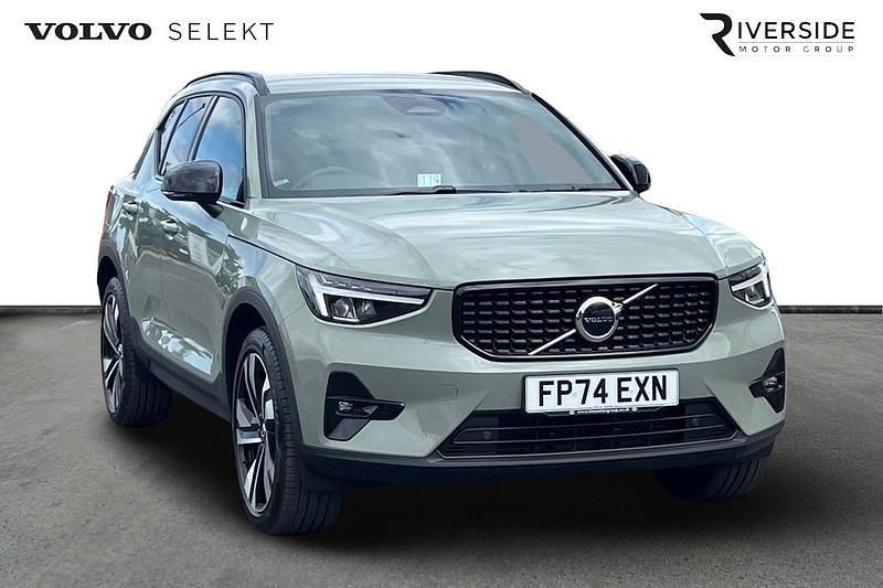 Green Used 2024 Volvo XC40 Plus SUV | £33,650 (A bit pricey) - Image 1/4