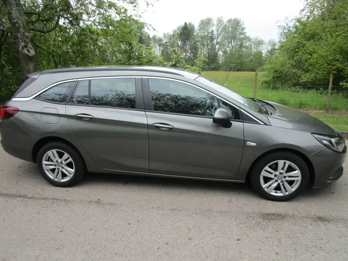 Używany Vauxhall Astra Design Edition 136 KM (100 kW) 2017 Szary Kombi