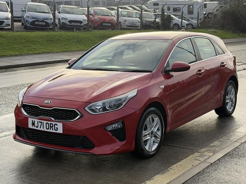 Used Kia Ceed 134 HP (98 kW) 2022 Red Hatchback