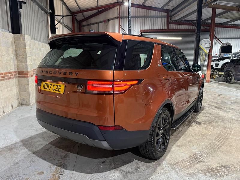 Used Land Rover Discovery 5 HSE 240 HP (176 kW) 2017 Orange SUV