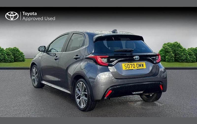 Used Toyota Yaris Hybrid 113 HP (83 kW) 2020 Grey Hatchback