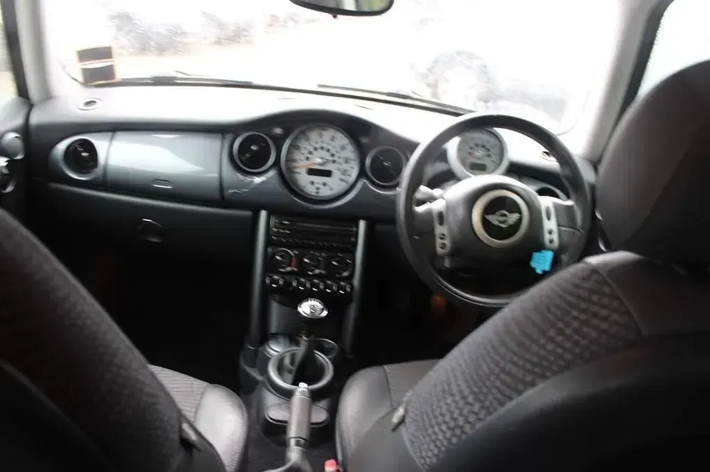 Used Mini ONE Hatch 2004 Silver Hatchback