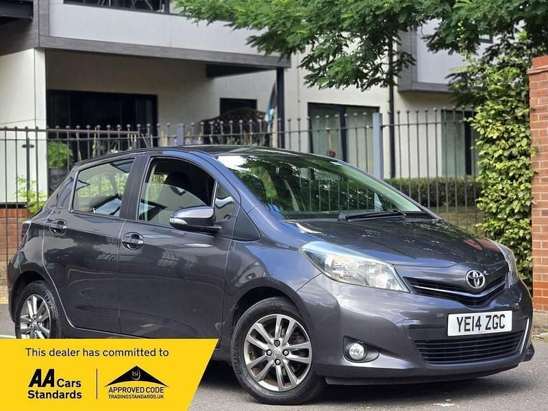 Grey Used 2014 Toyota Yaris Hatchback | £4,795 (Good price) - Image 1/4