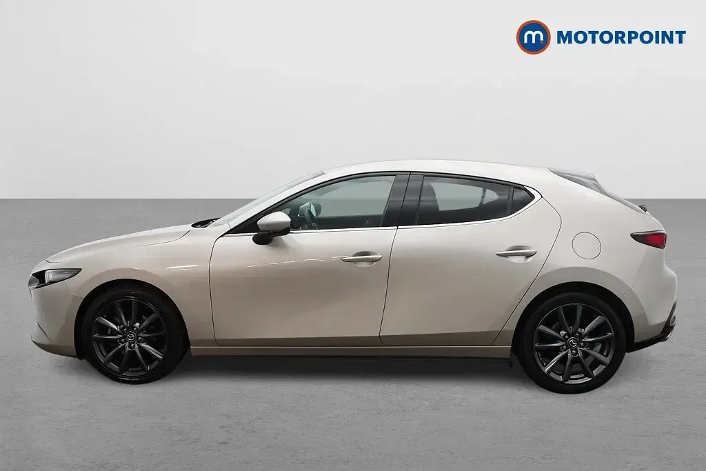 Usado Mazda 3 Exclusive-Line 140 HP (102 kW) 2025 Prateado Citadino