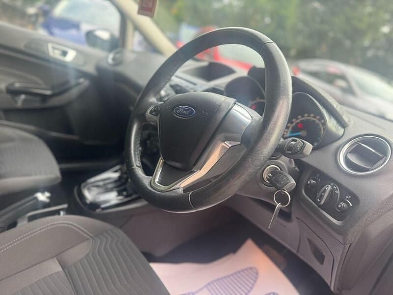 Used Ford Focus Zetec 101 HP (74 kW) 2007 Blue Hatchback