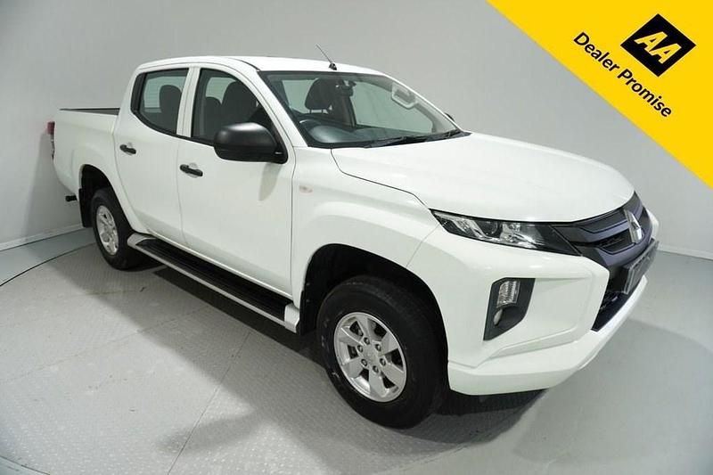 White Used 2020 Mitsubishi L200 Pickup | £14,997 (Good price) - Image 1/3