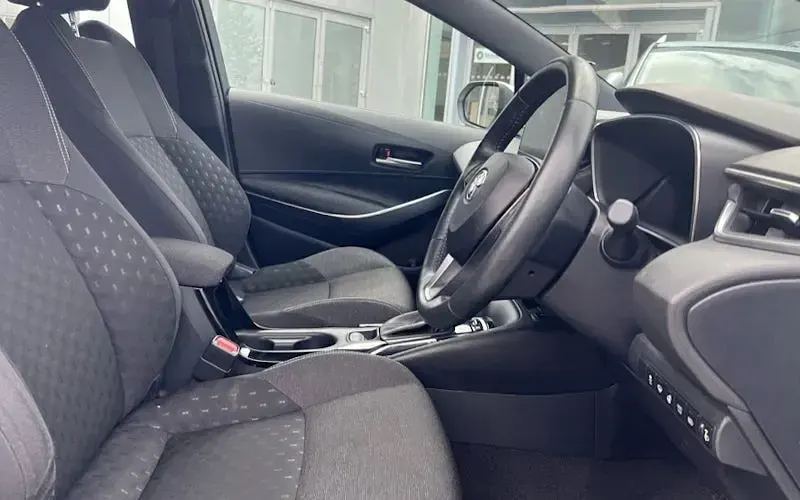 Used Toyota Corolla 140 HP (102 kW) 2024 White Estate