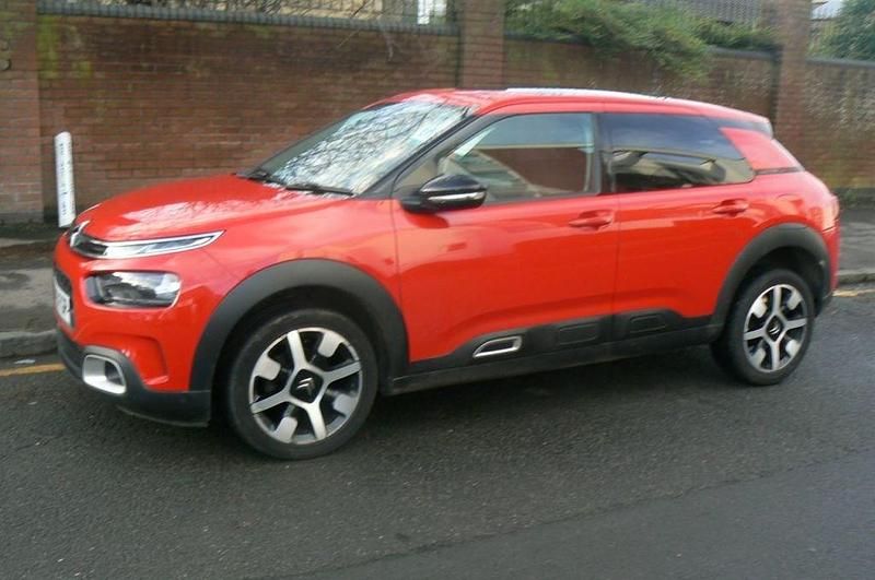 Used Citroën C4 Cactus Flair 110 HP (80 kW) 2019 Red Hatchback