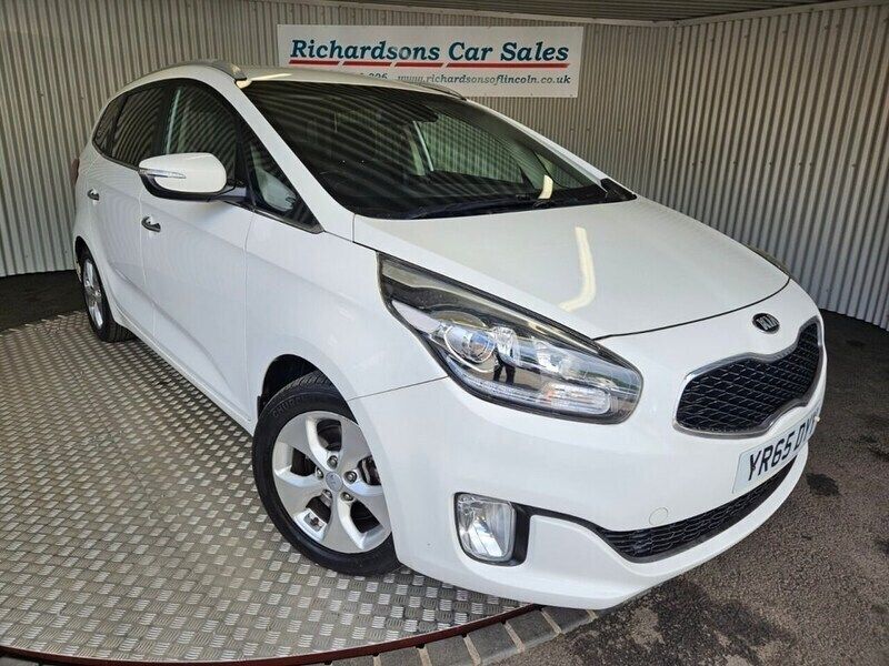 White Used 2015 Kia Carens 2 MPV | £4,700 (Fair price) - Image 1/4